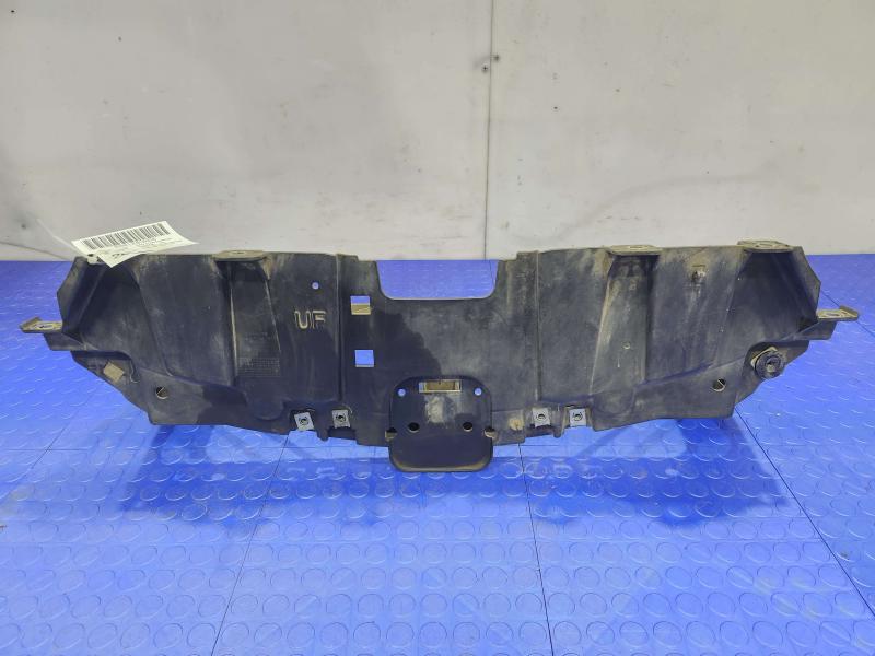 2017 Chrysler 200 Radiator Support