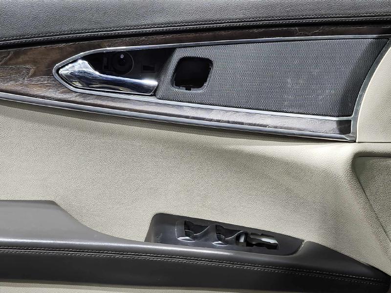 2016 Lincoln MKX Front Door Trim Panel
