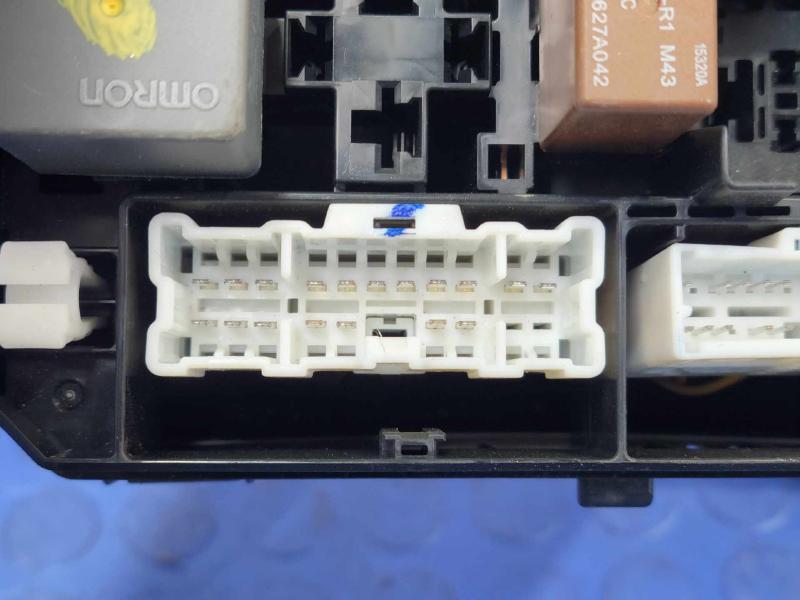2016-2017 Mitsubishi Lancer Engine Fuse Box Relay Junction Block OEM 8565A266