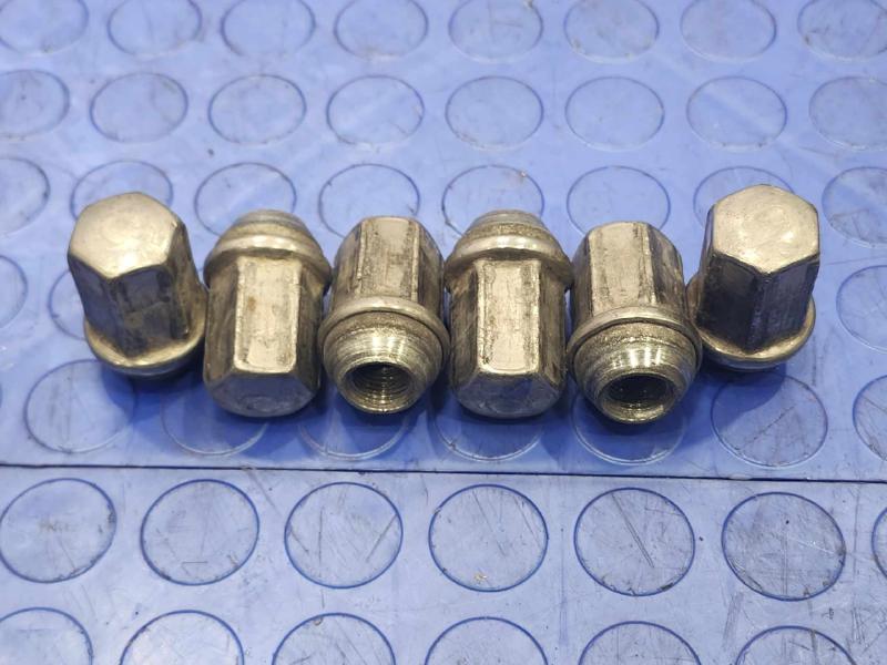 2016 Chevrolet Colorado Lug Nuts