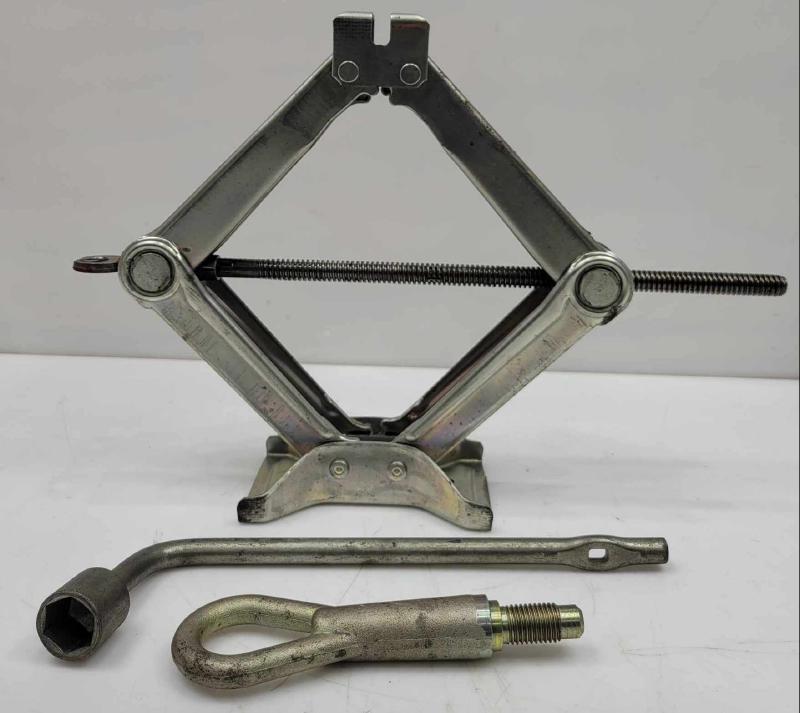 2003 - 2008 Nissan 350Z Spare Tire Tool Jack Kit Assembly OEM 99550CE86C