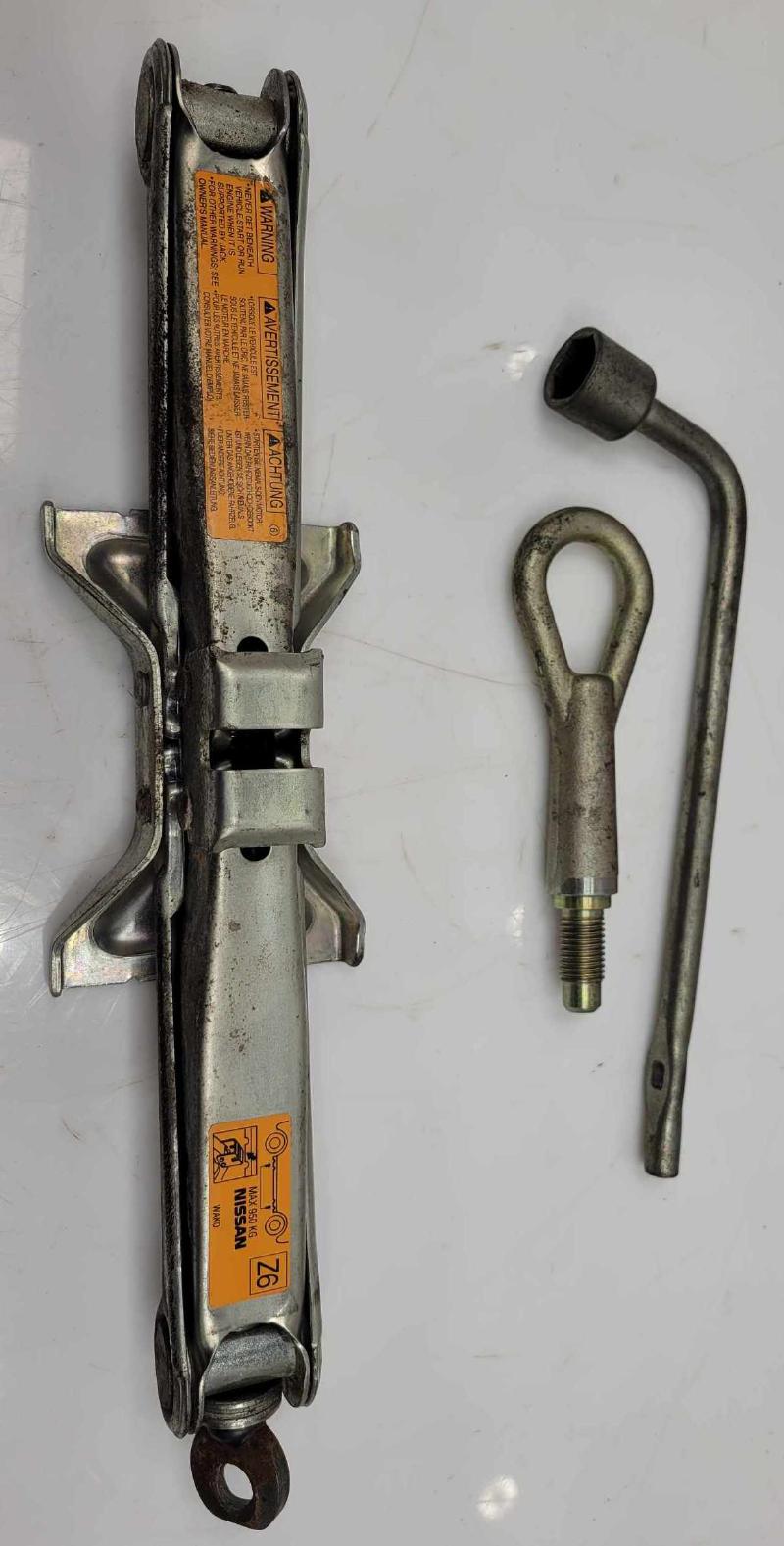 2003 - 2008 Nissan 350Z Spare Tire Tool Jack Kit Assembly OEM 99550CE86C