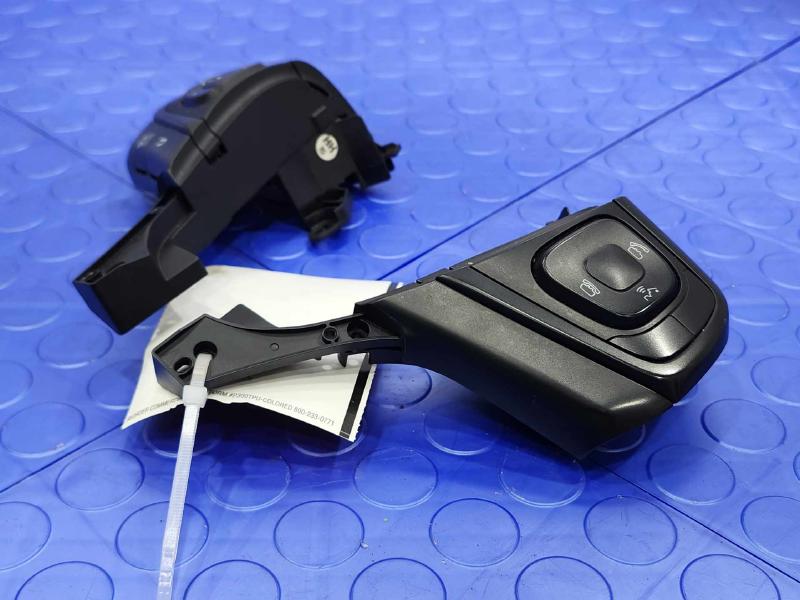 2015 Toyota Camry LE Steering Wheel Cruise Radio Switches OEM 84250-06550