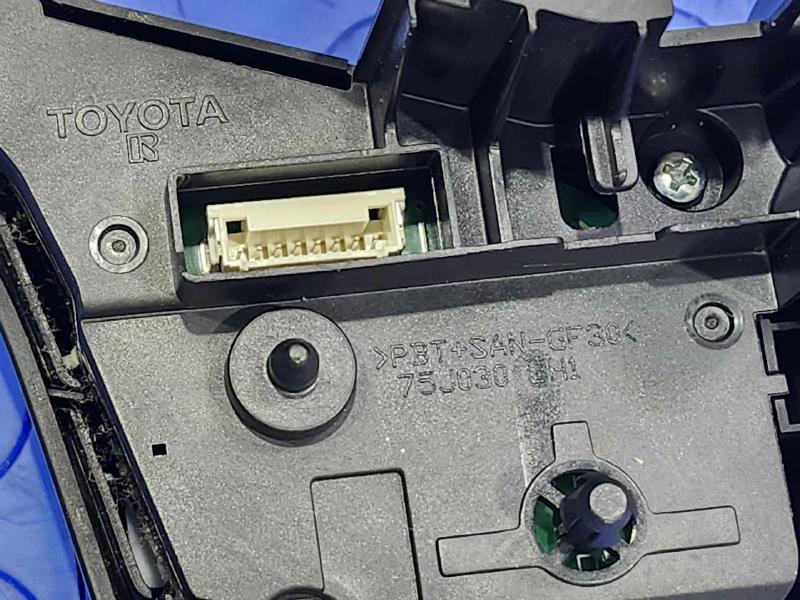 2015 Toyota Camry LE Steering Wheel Cruise Radio Switches OEM 84250-06550