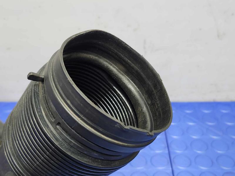 2011 Volkswagen Touareg Air Intake Tube/Resonator