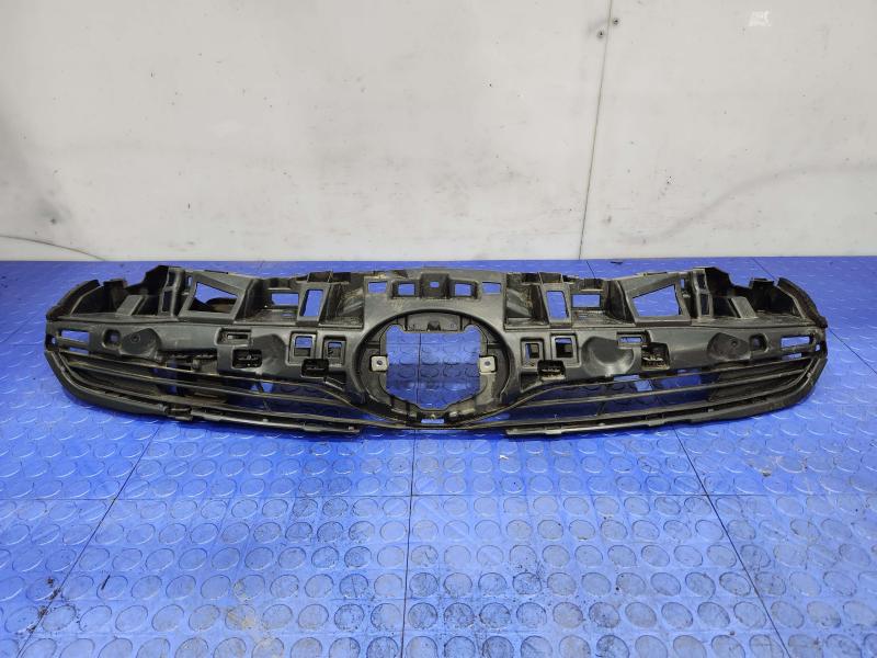 2017 Toyota Prius Grille