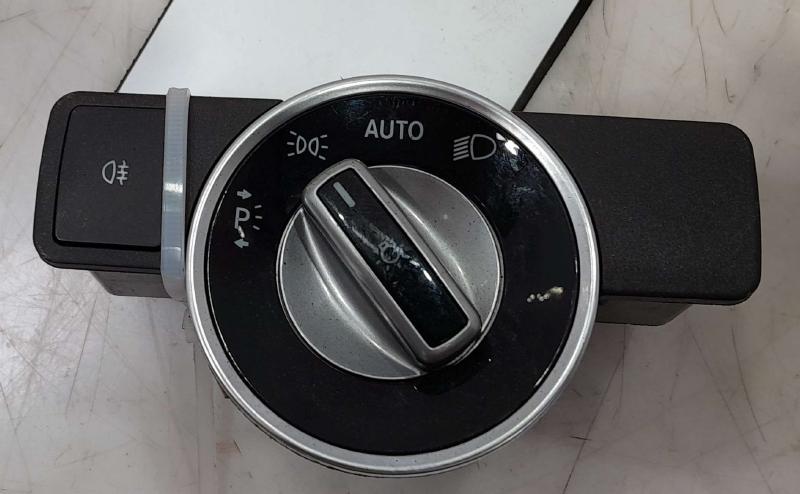 2014 - 2019 Mercedes-Benz CLA250 Headlight Switch Assembly OEM 21290505519107