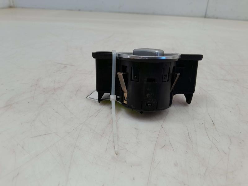 2014 - 2019 Mercedes-Benz CLA250 Headlight Switch Assembly OEM 21290505519107