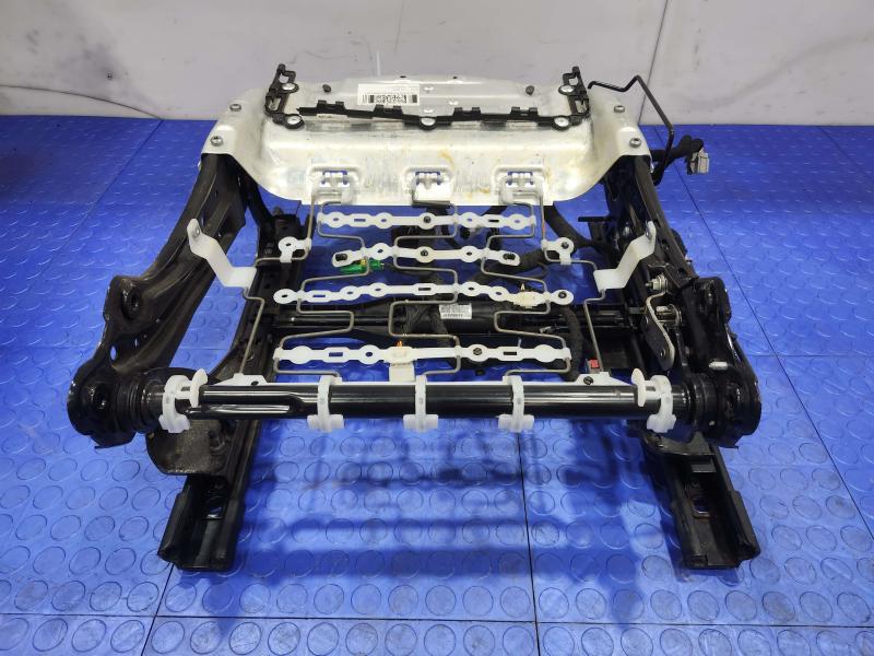 2018 Alfa Romeo Giulia Seat Track