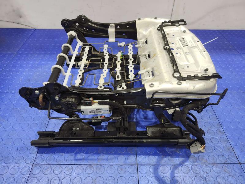 2018 Alfa Romeo Giulia Seat Track