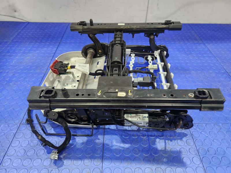 2018 Alfa Romeo Giulia Seat Track