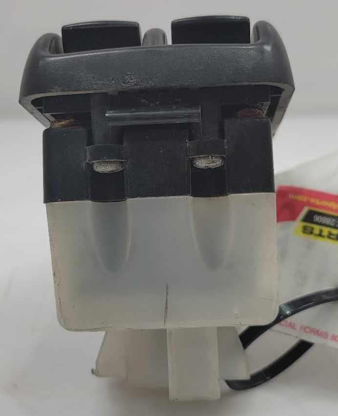 1999 Saturn Cpe Door Switch Front