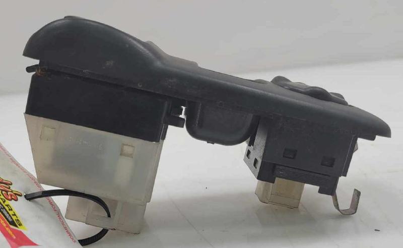 1999 Saturn Cpe Door Switch Front