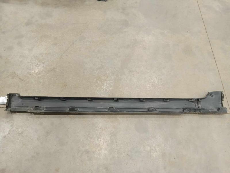 2006 Volkswagen Passat Rocker Moulding