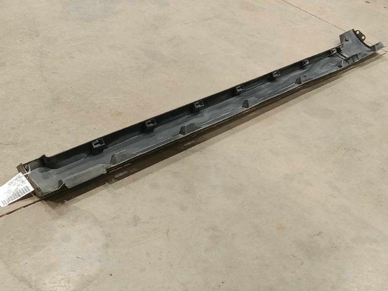 2006 Volkswagen Passat Rocker Moulding
