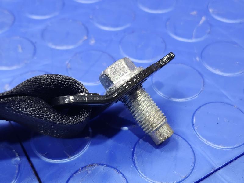 2015 Infiniti Q50 Rear Seat Belt
