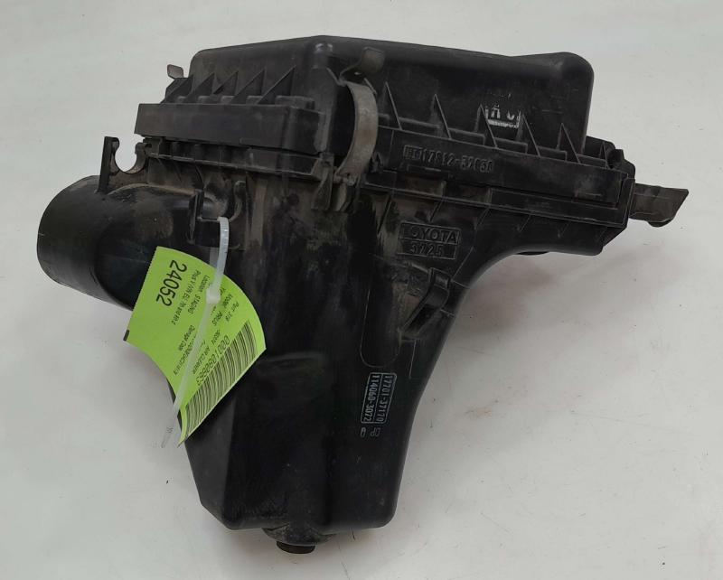 2010 - 2015 Toyota Prius 1.8L Air Cleaner Box Assembly OEM 1770037261
