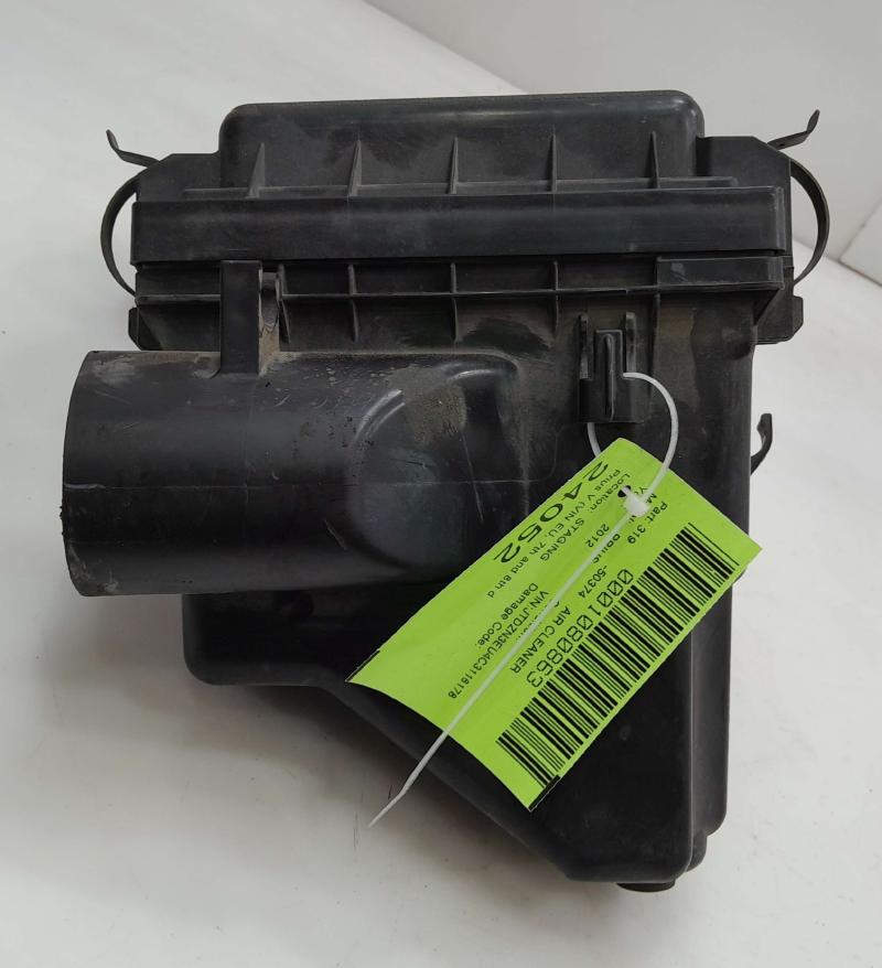 2010 - 2015 Toyota Prius 1.8L Air Cleaner Box Assembly OEM 1770037261