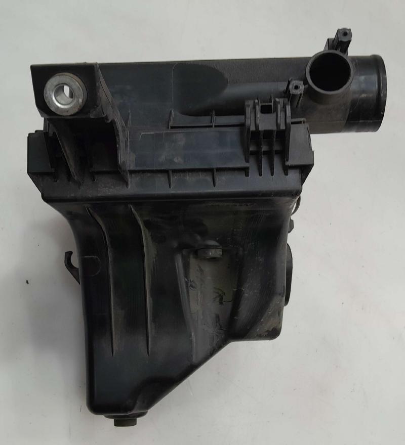 2010 - 2015 Toyota Prius 1.8L Air Cleaner Box Assembly OEM 1770037261