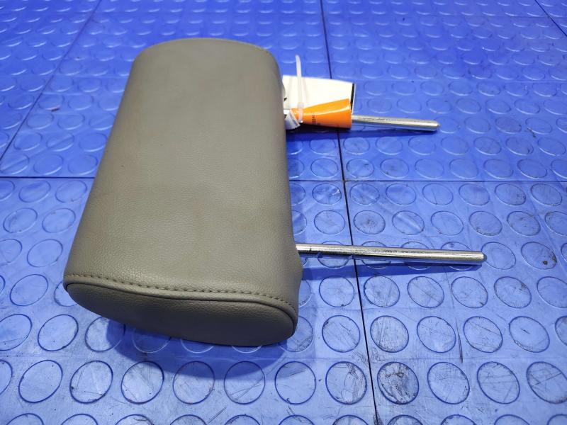 2014 Chevrolet Silverado 1500 Headrest