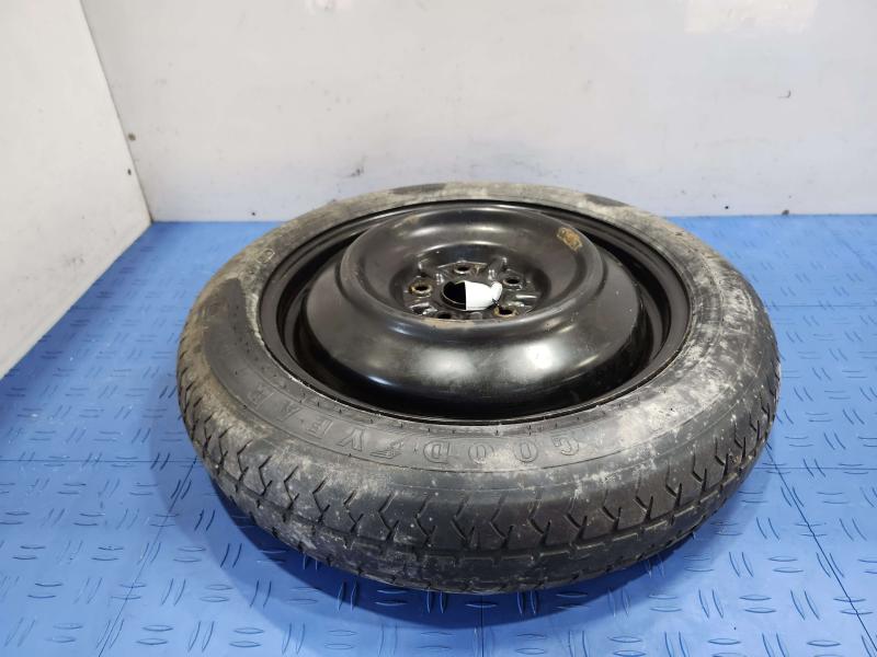 2013 Toyota Camry Wheel