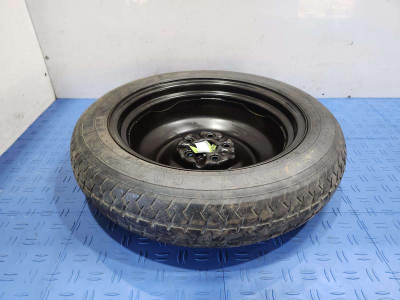 2013 Toyota Camry Wheel
