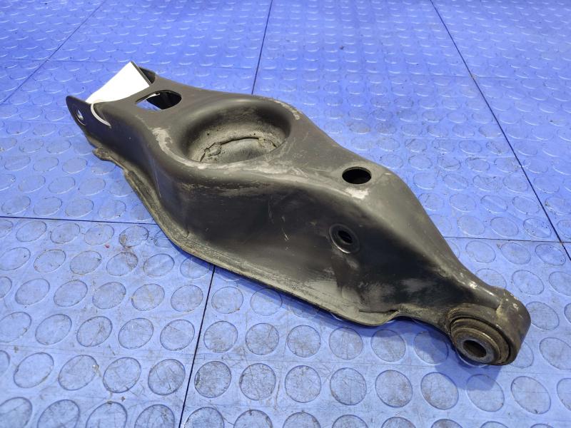 2013 Chrysler 300 Lower Control Arm Rr