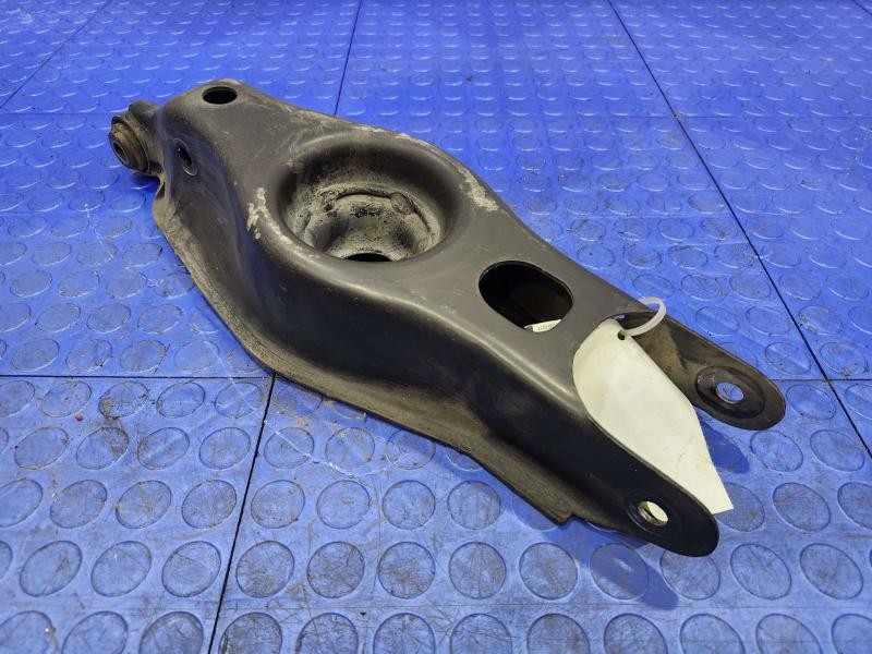 2013 Chrysler 300 Lower Control Arm Rr