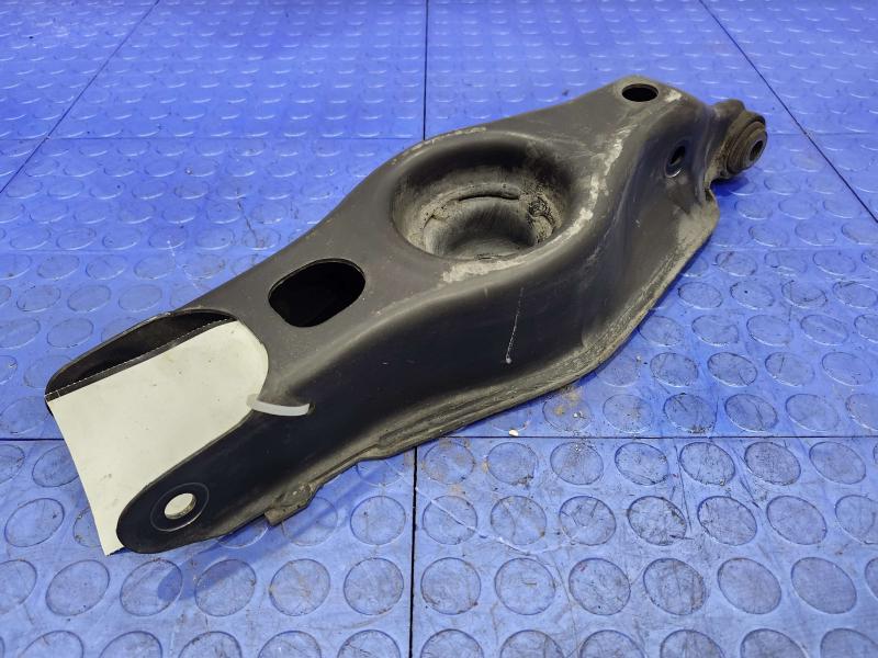 2013 Chrysler 300 Lower Control Arm Rr