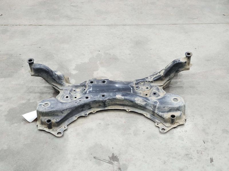 2014 Toyota Prius Crossmember/Cradle/Undercarria
