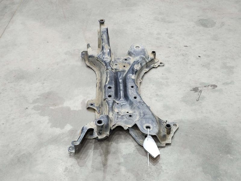 2014 Toyota Prius Crossmember/Cradle/Undercarria