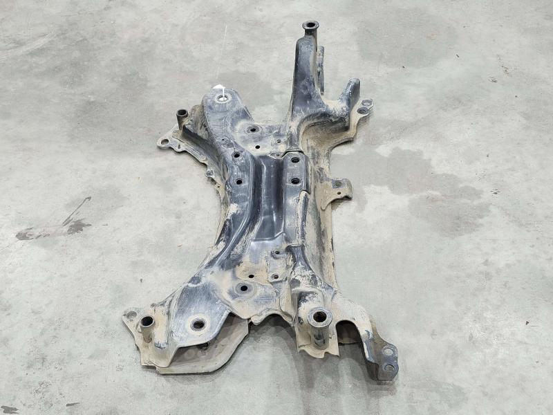 2014 Toyota Prius Crossmember/Cradle/Undercarria