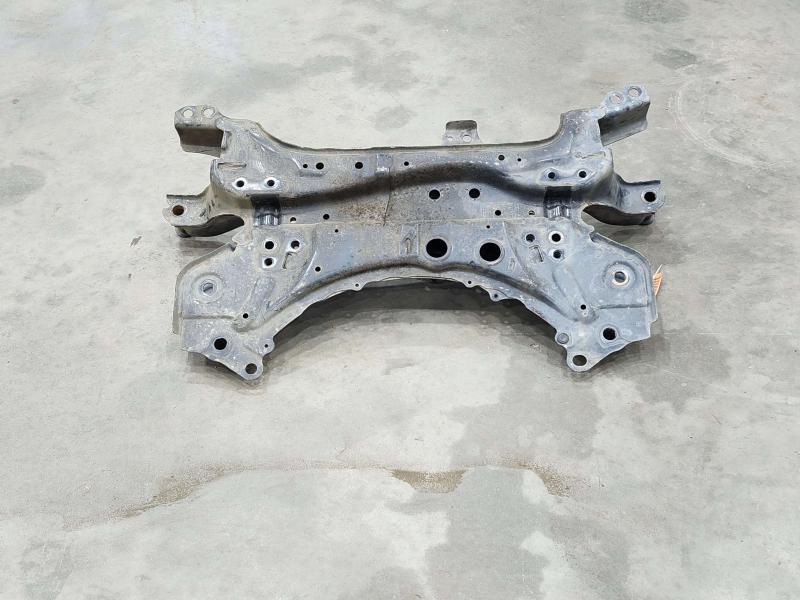 2014 Toyota Prius Crossmember/Cradle/Undercarria