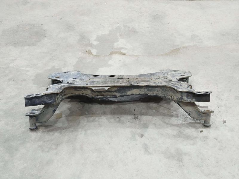 2014 Toyota Prius Crossmember/Cradle/Undercarria