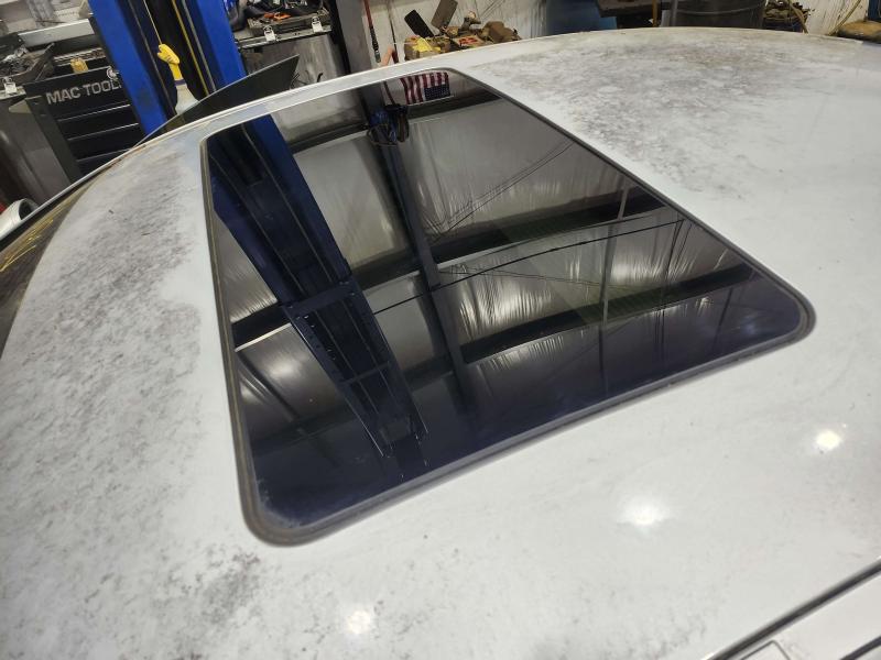 2006 Mercedes CLS-Class Roof Glass (Glass Only)