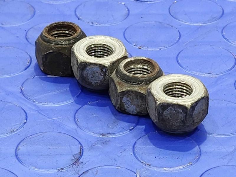 2014 Nissan Versa Lug Nuts