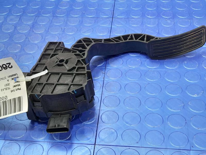 2017-2023 Tesla Model 3 Accelerator Pedal Assembly Genuine OEM 1044691-00-D
