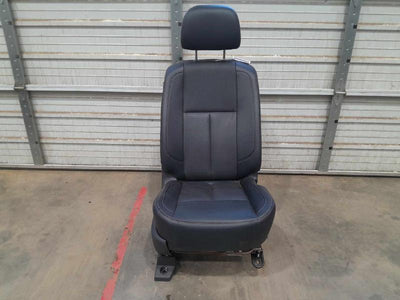 2019 Nissan Titan Front Seat