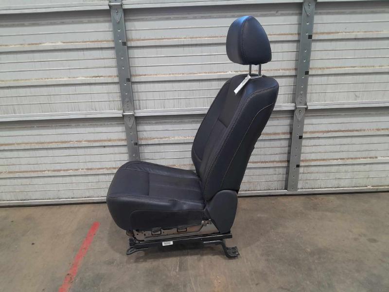 2019 Nissan Titan Front Seat