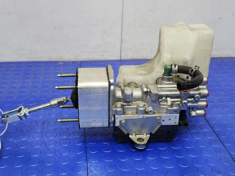 2019 Nissan Titan Master Cylinder
