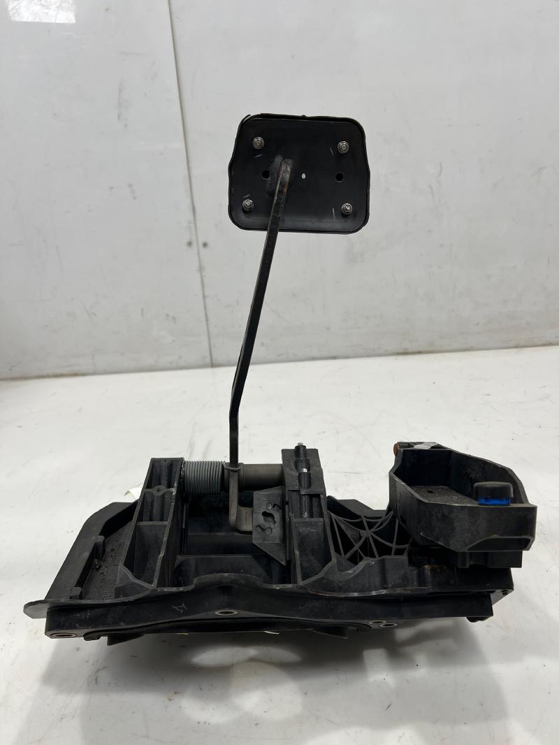2008 Jaguar XKR Brake Pedal Assembly OEM 6W83-2467-A