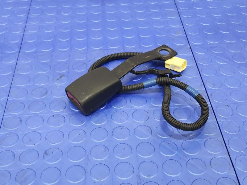 2011 Subaru Forester Front Seat Belt