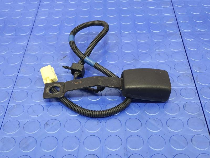 2011 Subaru Forester Front Seat Belt