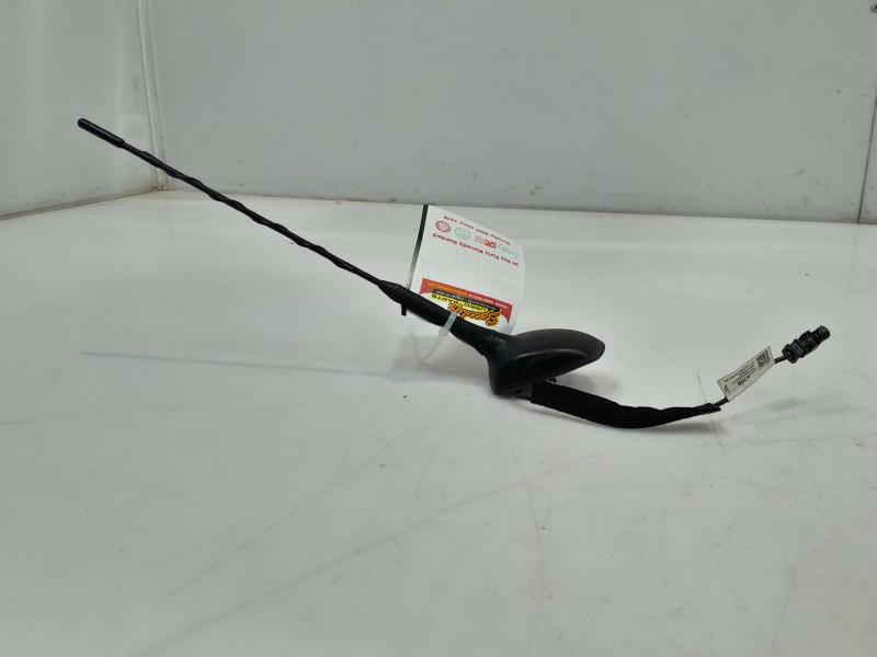 2014 Chevrolet Caprice Antenna