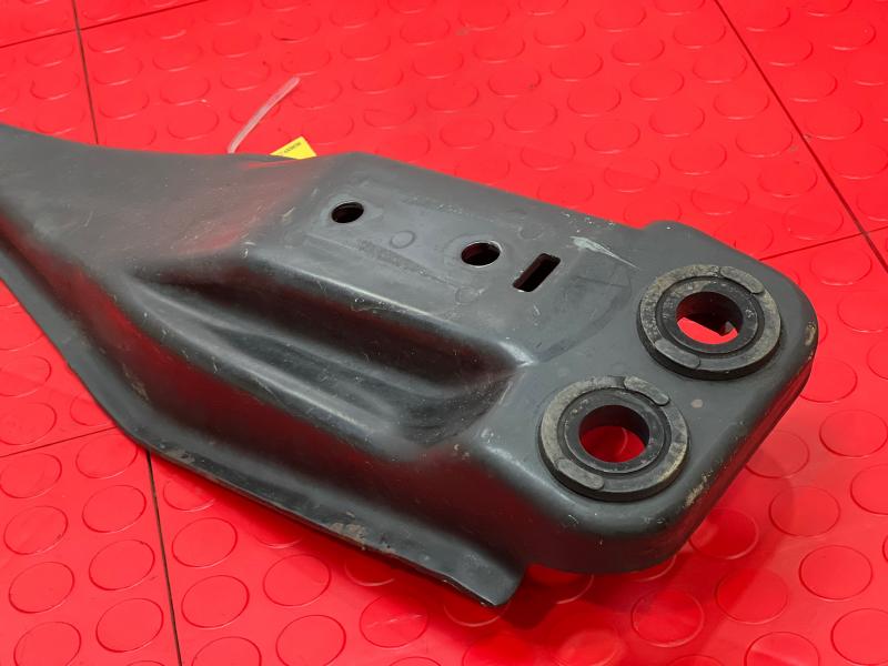 2008 Ford Escape Crossmember/Cradle/Undercarria