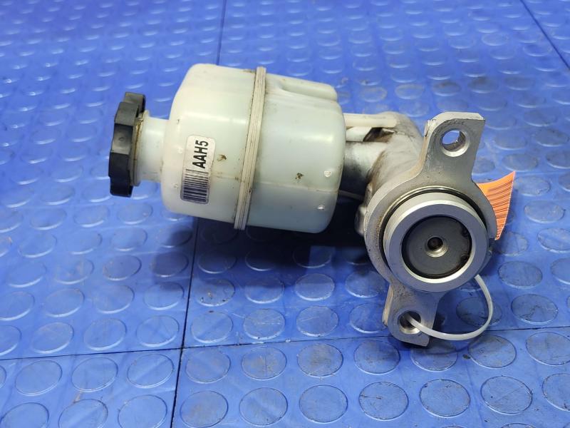 2016 Chevrolet Silverado 1500 Master Cylinder