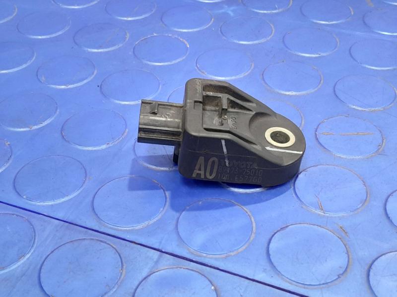 2010-2011 Toyota Prius Front Crash Impact Sensor Genuine OEM 89173-75010