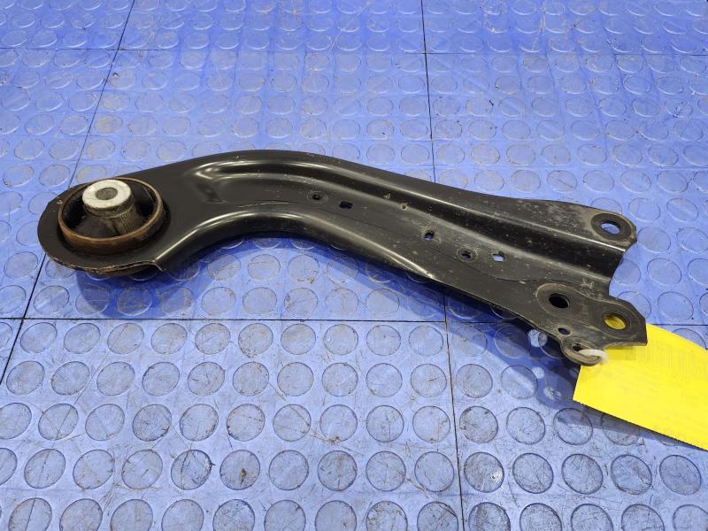 2017 Toyota Prius Lower Control Arm Rr