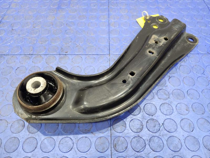 2017 Toyota Prius Lower Control Arm Rr