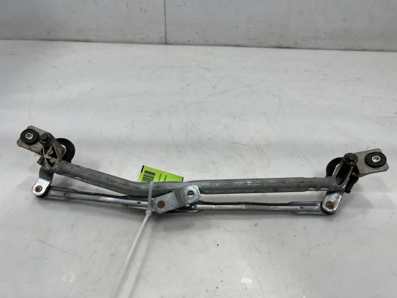 2012 - 2017 Hyundai Veloster Windshield Wiper Linkage Transmission OEM 981202V000